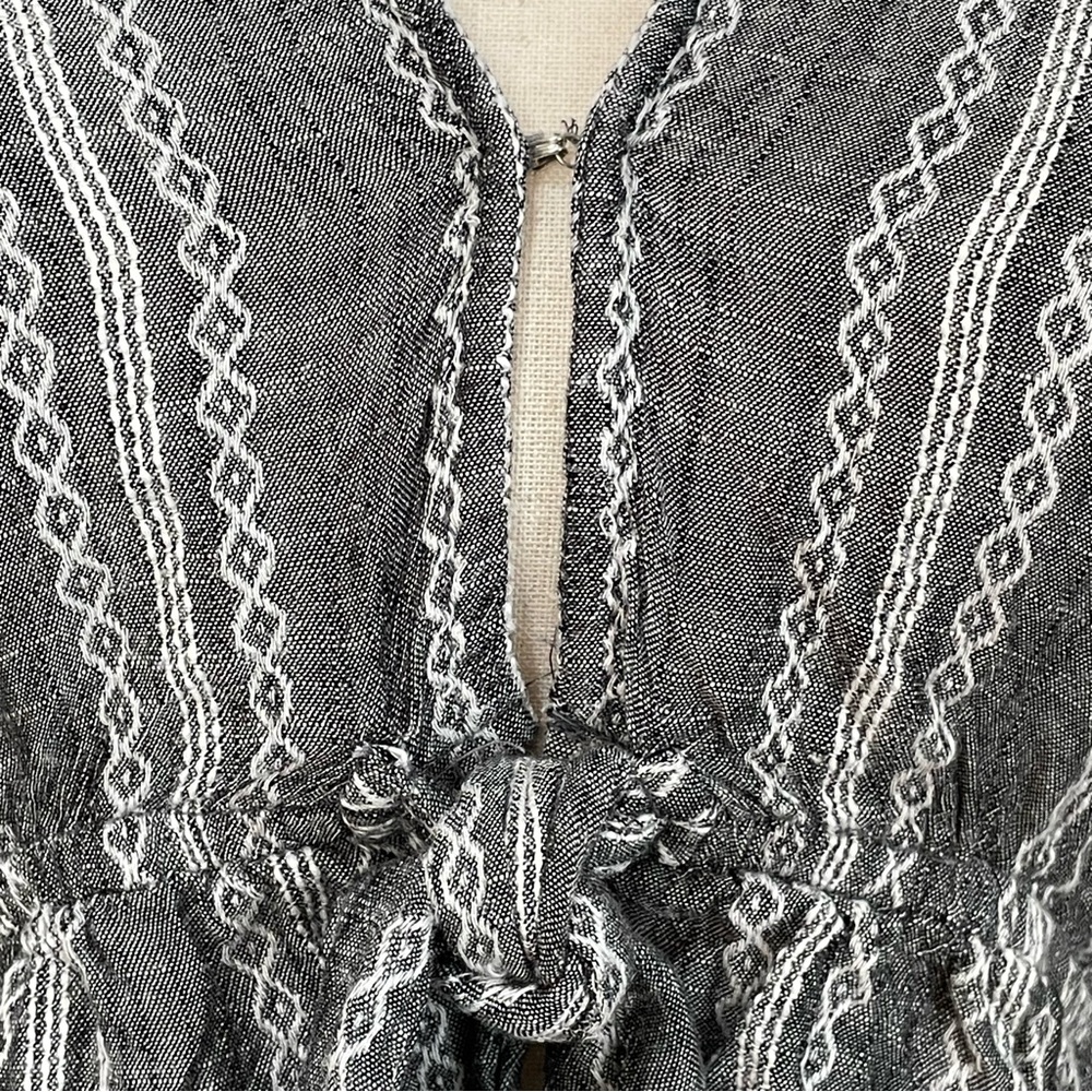 Elan Bohemian Crop Trop Size M Grey w White Boho Design Flutter Sleeves Ruffles - Picture 5 of 10